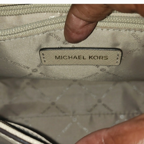 Michael Kors Tan Shoulder Bag - Picture 3 of 13